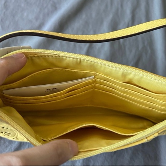 NWT Coach Yellow Floral Cutout Wristlet - Picture 9 of 10